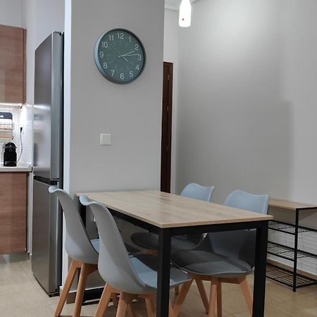 Rock & Roll 1 - Modern Apartment In Trikala Extérieur photo